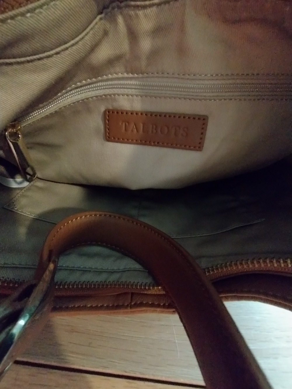 Talbots Equestrian Horsebit Style Quilted Genuine Leather Shoulder Bag - Picture 14 of 15